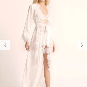 Homebodii Helena Long Robe Lace